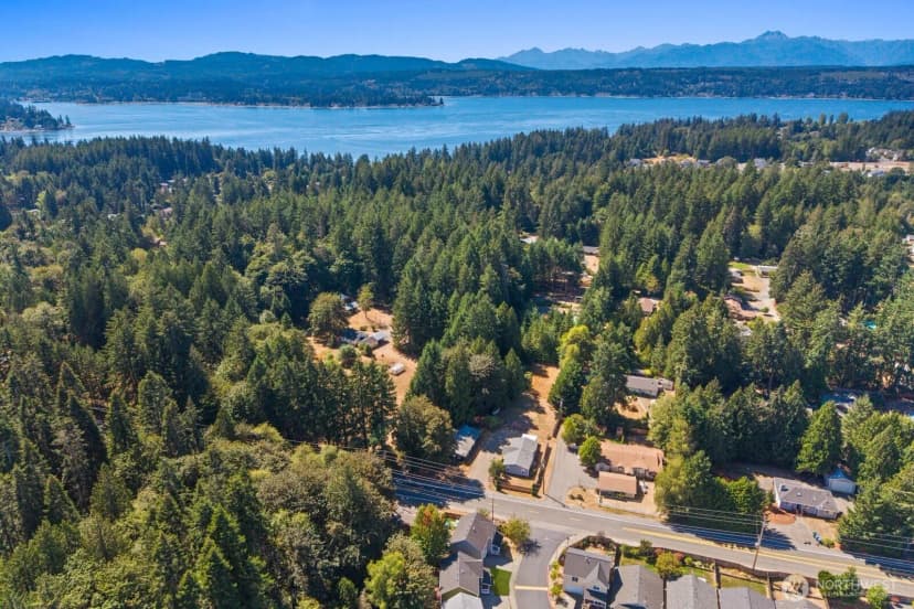 Property photo for 6260 Alexis Drive Ne, Bremerton photo 29