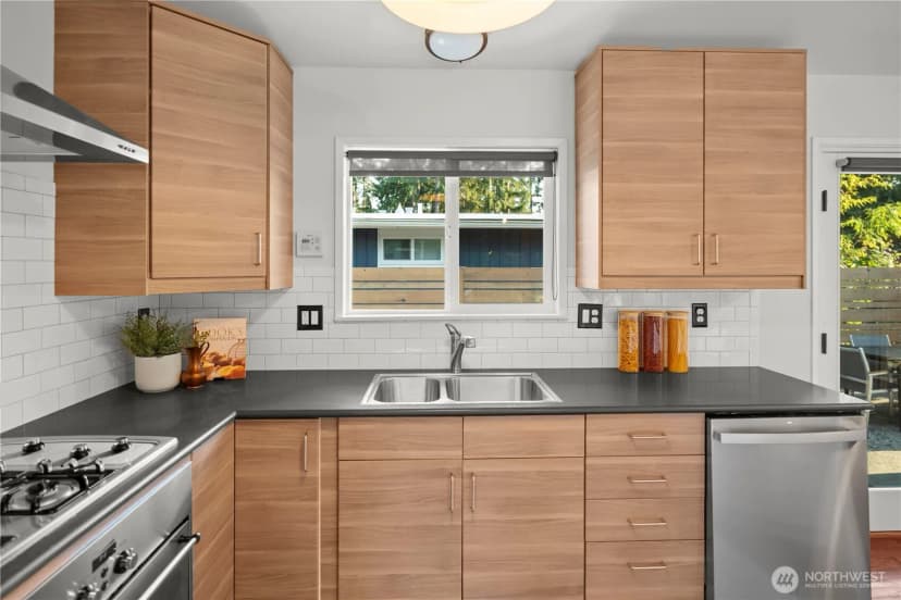 Property photo for 263 N 171st Street, Shoreline photo 10