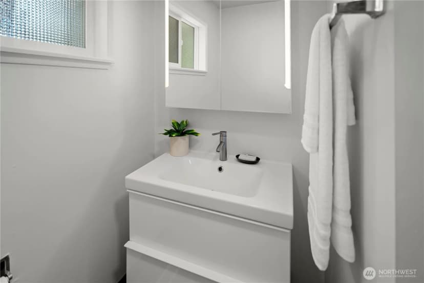 Property photo for 263 N 171st Street, Shoreline photo 21