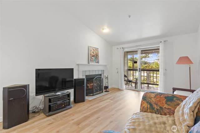 Property photo for 23339 Cedar Way #a302, Mountlake Terrace photo 5