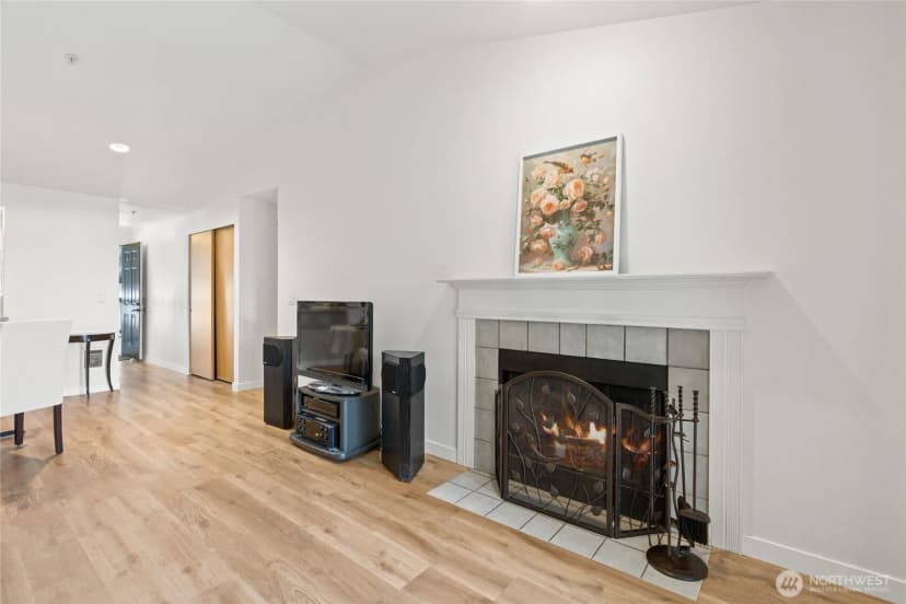 Property photo for 23339 Cedar Way #a302, Mountlake Terrace photo 7