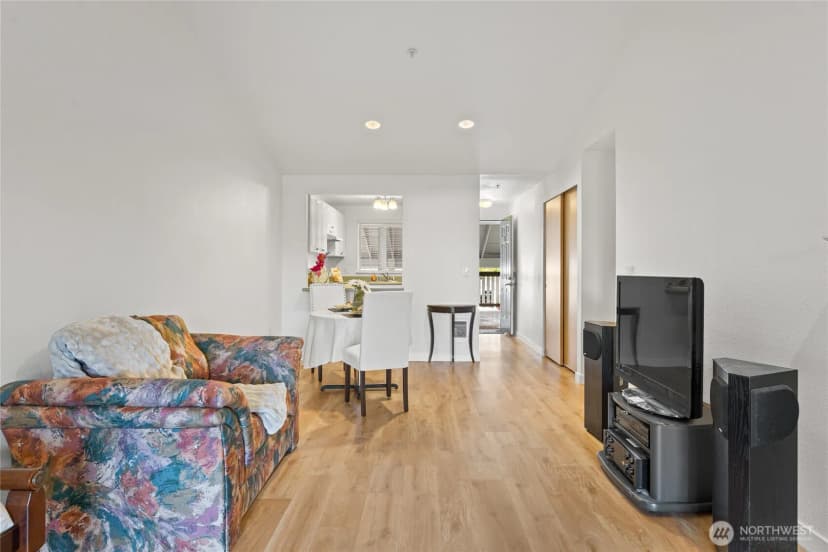 Property photo for 23339 Cedar Way #a302, Mountlake Terrace photo 8