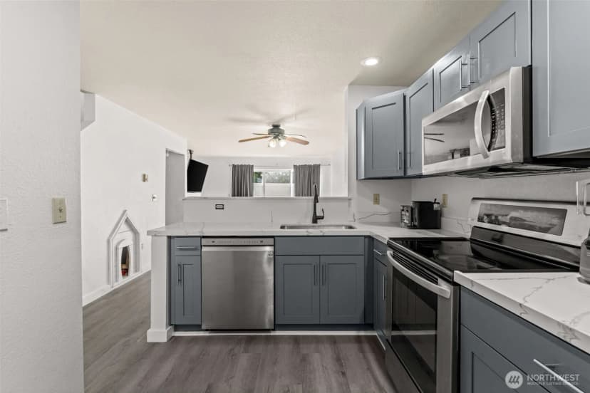 Property photo for 2100 S 336th Street #p4, Federal Way photo 8