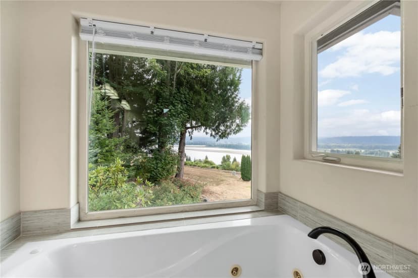 Property photo for 1663 E State Route 4, Cathlamet photo 19