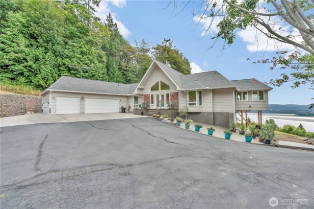 Property photo for 1663 E State Route 4, Cathlamet