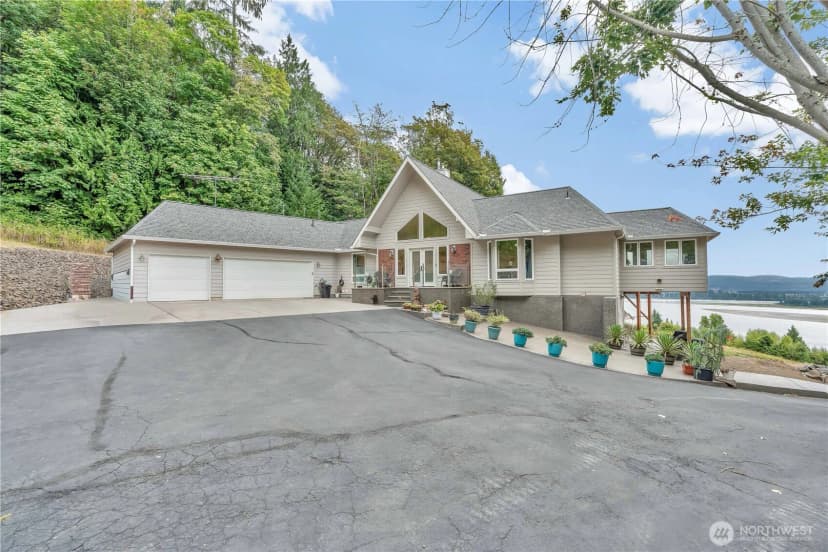 Property photo for 1663 E State Route 4, Cathlamet