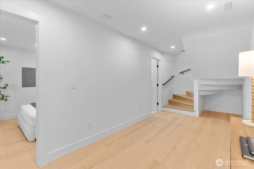Property photo for 4011 Sw Maryland Place, Seattle photo 18