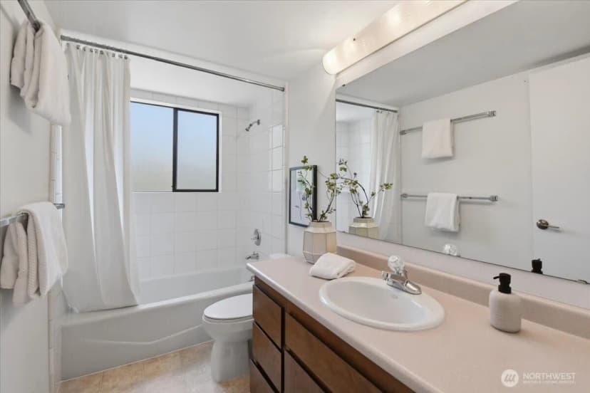 Property photo for 17816 Ne 12th Street, Bellevue photo 21