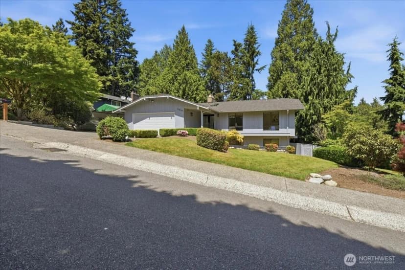 Property photo for 17816 Ne 12th Street, Bellevue photo 31
