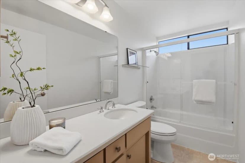 Property photo for 17816 Ne 12th Street, Bellevue photo 14