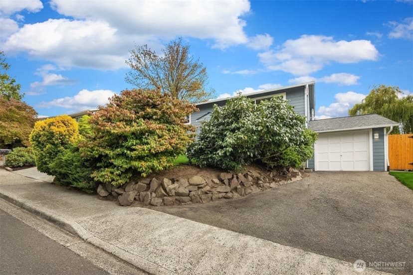 Property photo for 10125 Ne 202nd St, Bothell photo 32