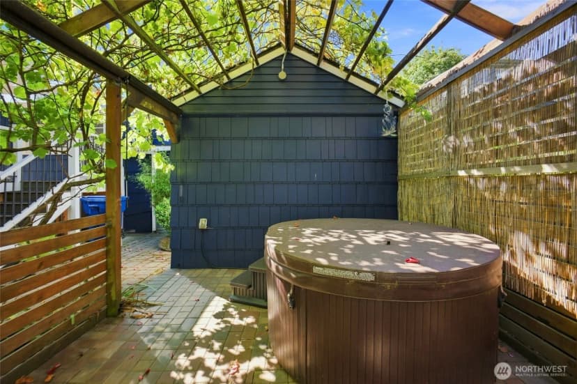 Property photo for 10532 Evanston Avenue N, Seattle photo 39