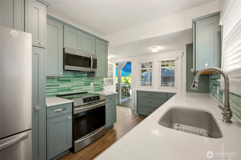 Property photo for 10532 Evanston Avenue N, Seattle photo 16
