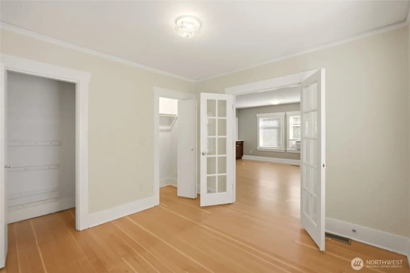 Property photo for 10532 Evanston Avenue N, Seattle photo 11