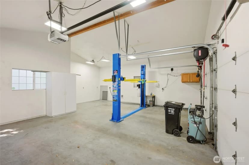 Property photo for 10532 Evanston Avenue N, Seattle photo 35
