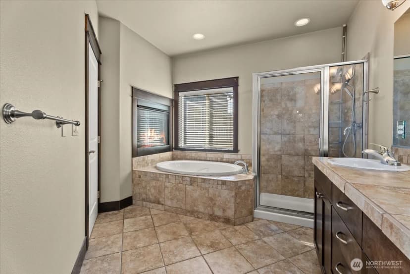 Property photo for 1357 Elma Place Ne, Renton photo 16
