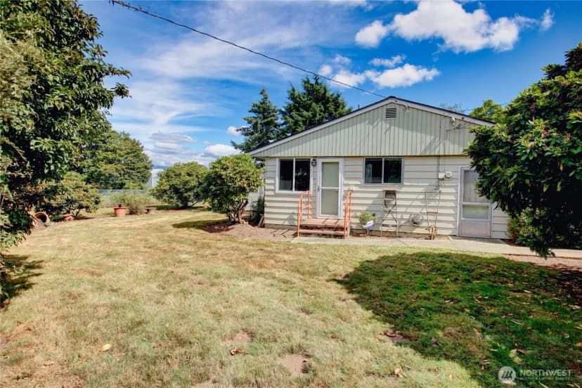 Property photo for 17483 Peterson Road, Burlington photo 4