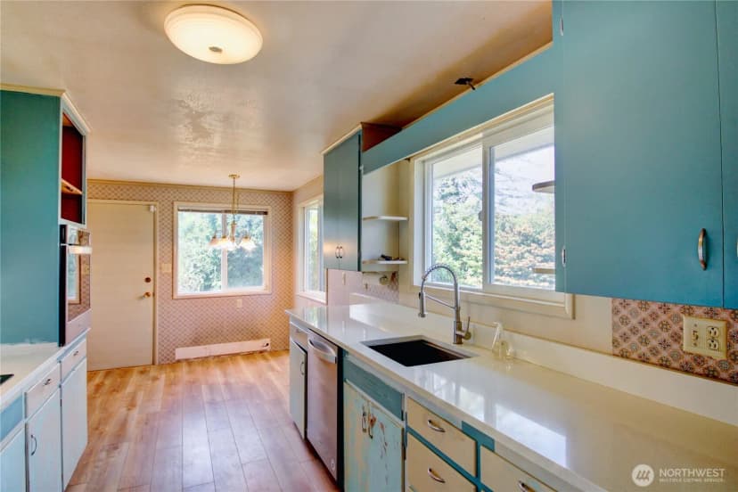 Property photo for 17483 Peterson Road, Burlington photo 27