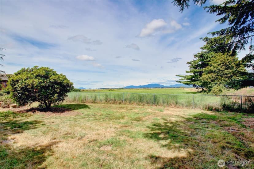 Property photo for 17483 Peterson Road, Burlington photo 12