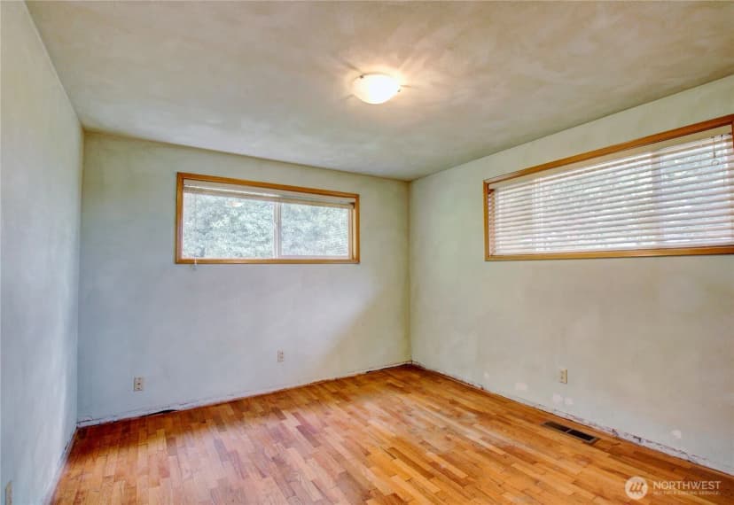 Property photo for 17483 Peterson Road, Burlington photo 26