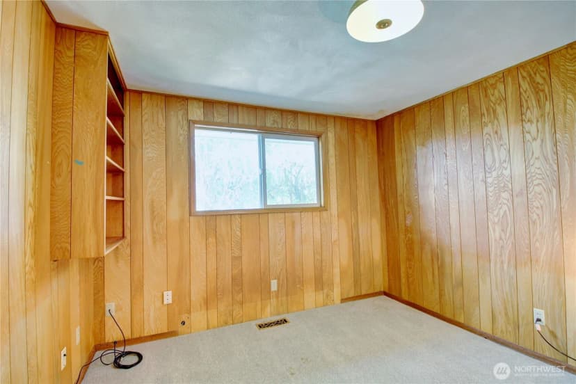 Property photo for 17483 Peterson Road, Burlington photo 20