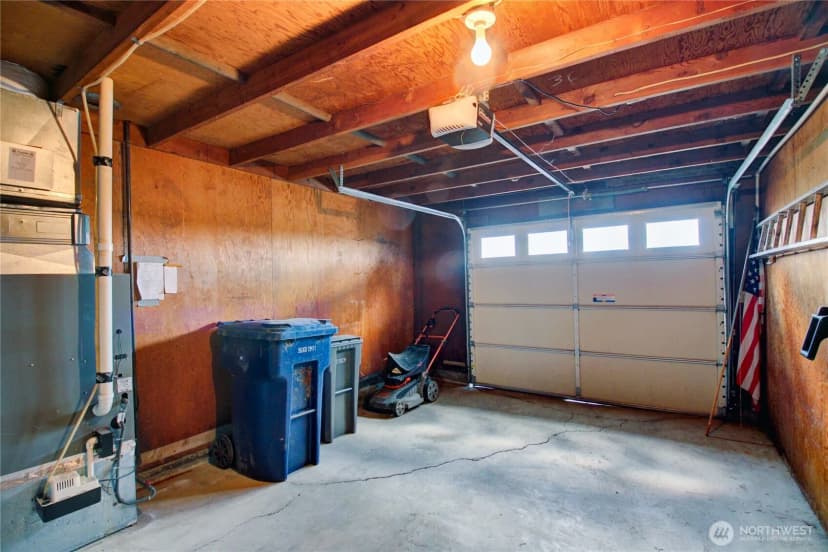 Property photo for 17483 Peterson Road, Burlington photo 37