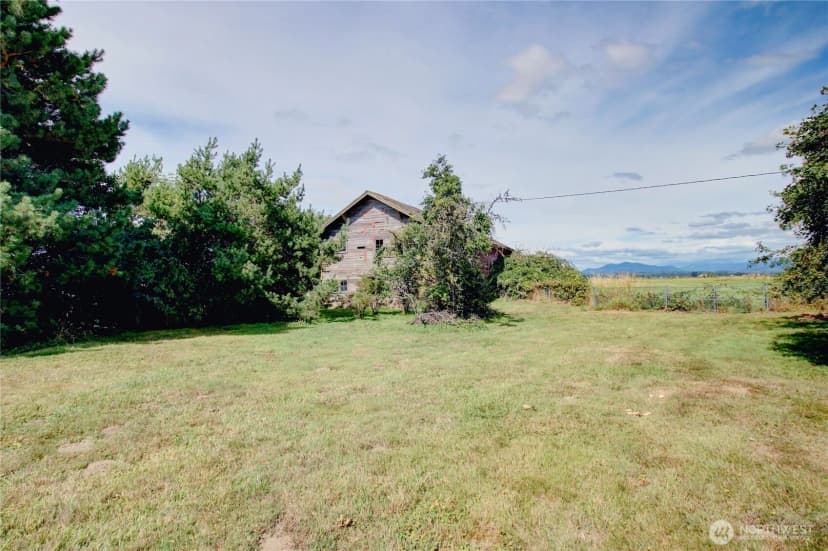Property photo for 17483 Peterson Road, Burlington photo 10