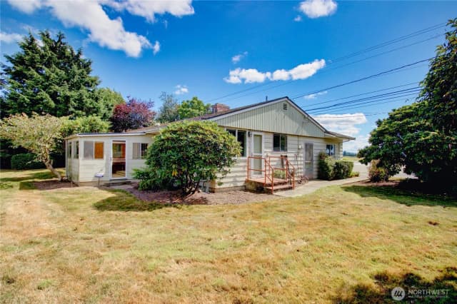 Property photo for 17483 Peterson Road, Burlington photo 5