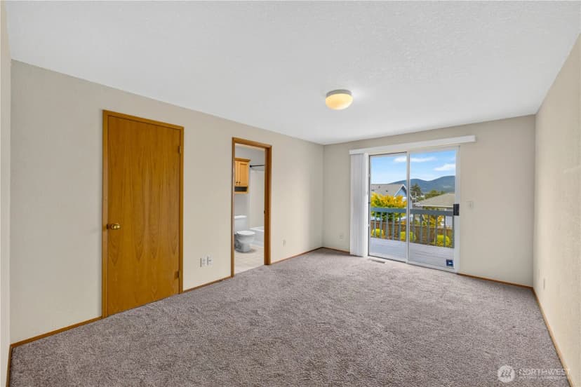 Property photo for 3812 W 3rd Street, Anacortes photo 18