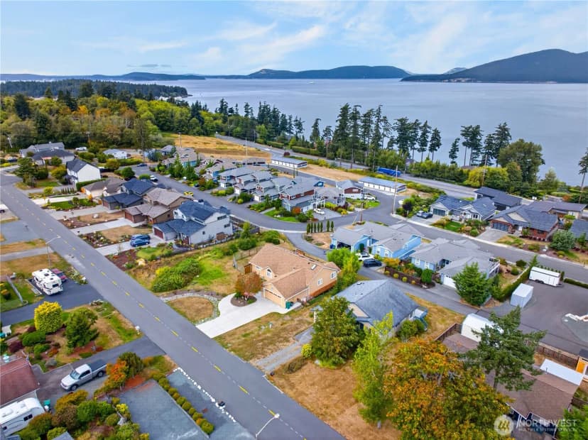 Property photo for 3812 W 3rd Street, Anacortes photo 32
