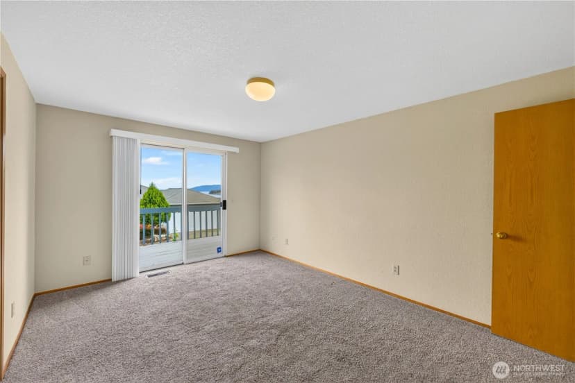 Property photo for 3812 W 3rd Street, Anacortes photo 19