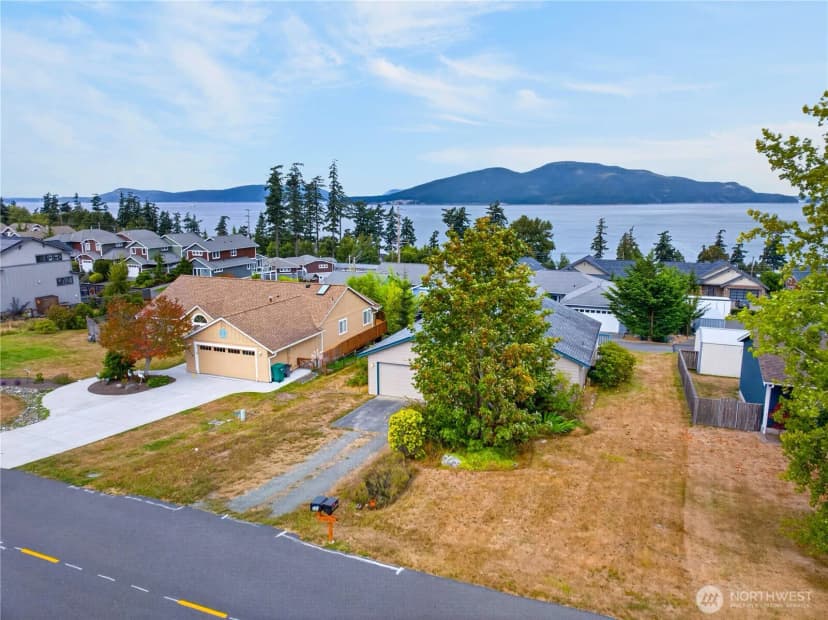 Property photo for 3812 W 3rd Street, Anacortes photo 28