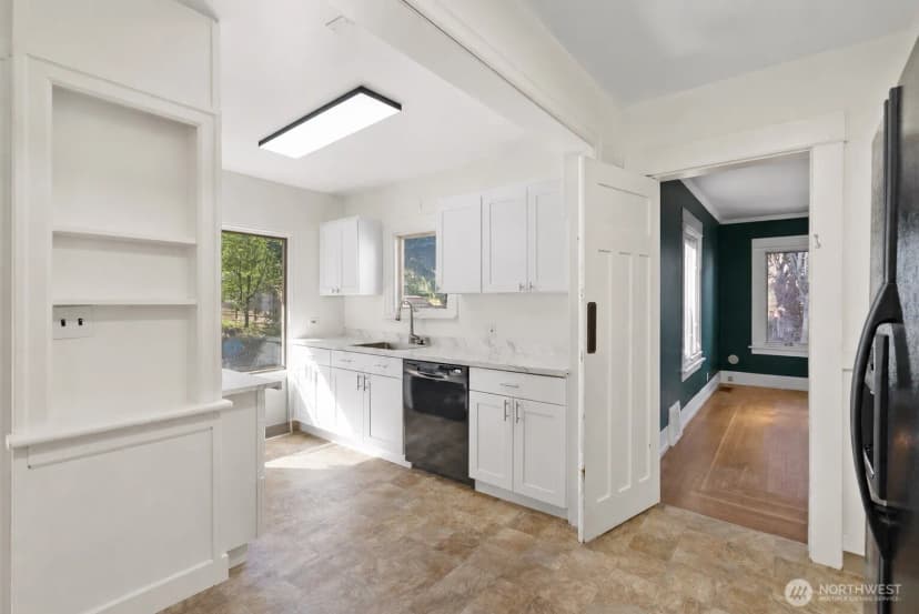 Property photo for 419 S 150th Street, Burien photo 10