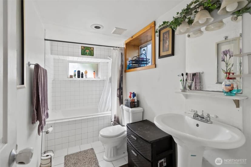 Property photo for 419 S 150th Street, Burien photo 23