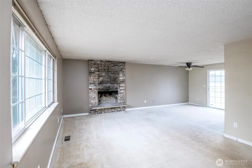 Property photo for 8858 81st Avenue Sw, Lakewood photo 4