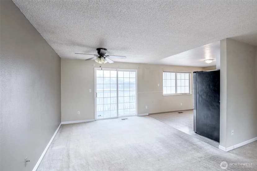 Property photo for 8858 81st Avenue Sw, Lakewood photo 5