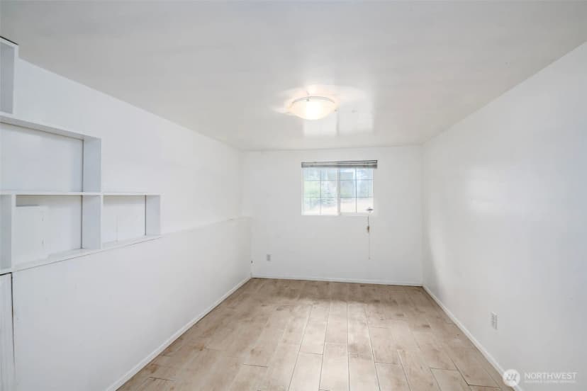 Property photo for 8858 81st Avenue Sw, Lakewood photo 11