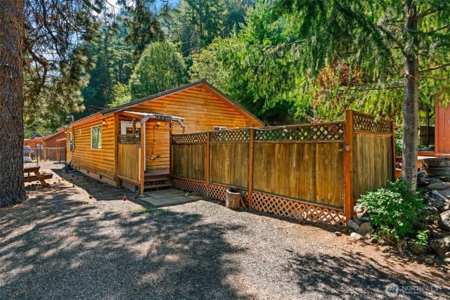 Property photo for 150 Pine Cliffs Drive, Naches photo 3