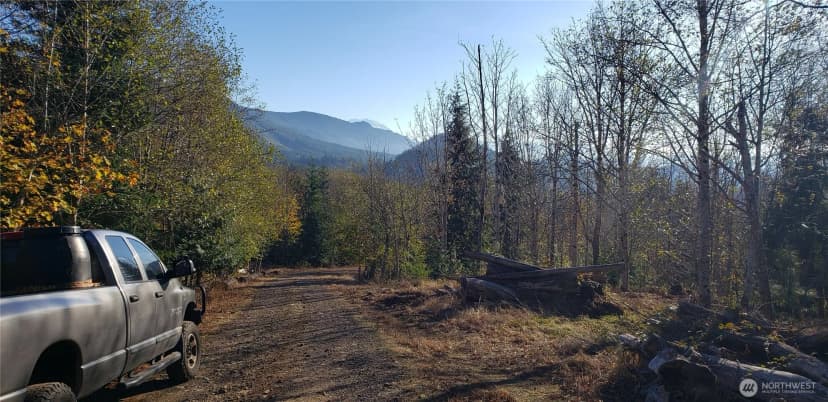 Property photo for 365 Xx Cumberland Ridge Road Se, Enumclaw photo 4