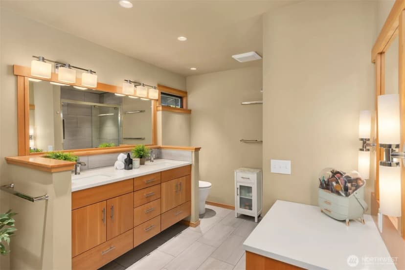 Property photo for 10793 Ne Bill Point Drive, Bainbridge Island photo 22