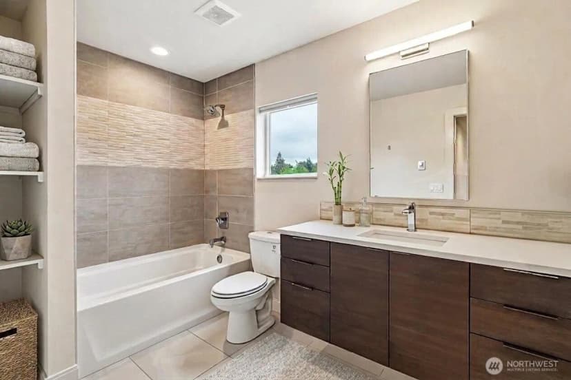 Property photo for 3319 W Elmore Street, Seattle photo 14