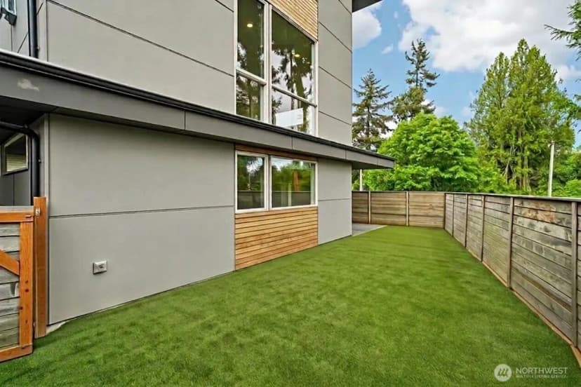 Property photo for 3319 W Elmore Street, Seattle photo 21