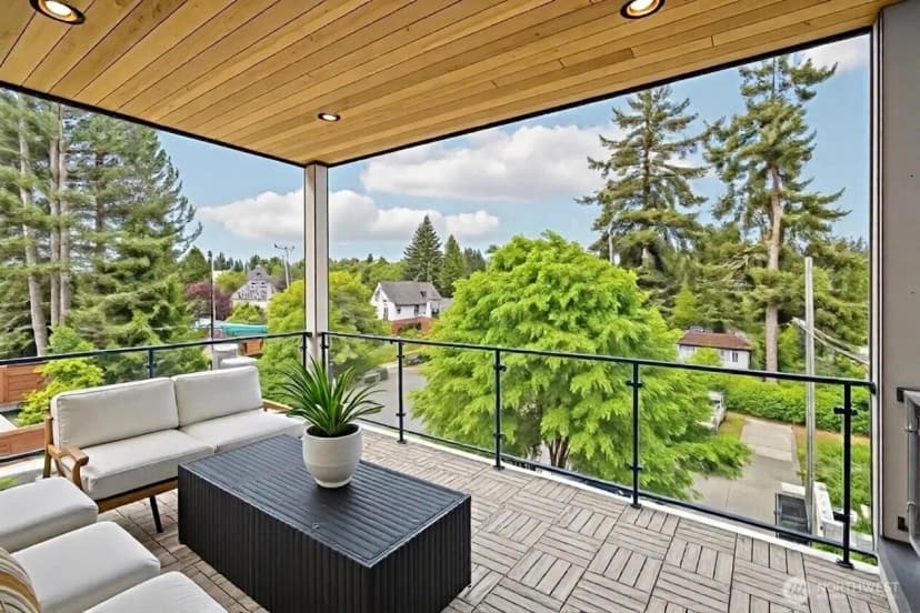 Property photo for 3319 W Elmore Street, Seattle photo 9