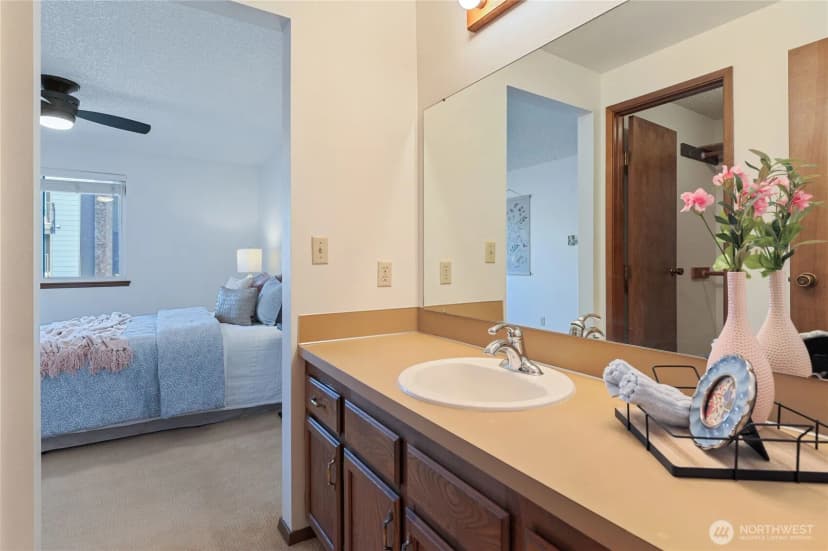 Property photo for 3350 Narrows View Lane Ne #203, Bremerton photo 16