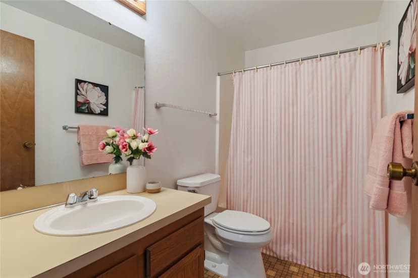 Property photo for 3350 Narrows View Lane Ne #203, Bremerton photo 23