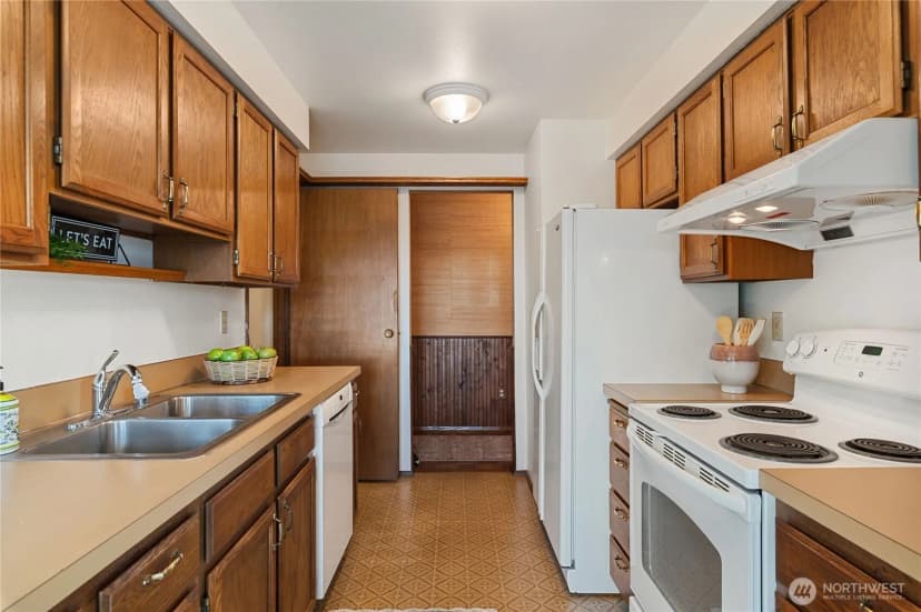 Property photo for 3350 Narrows View Lane Ne #203, Bremerton photo 13