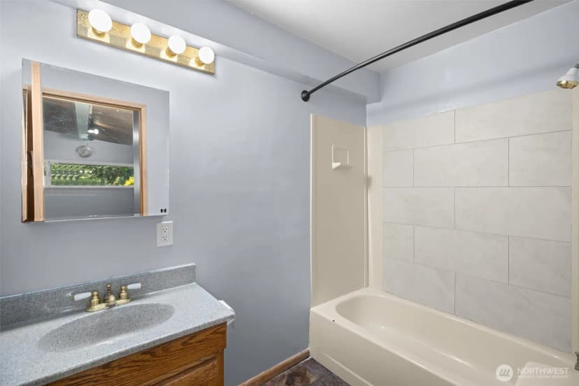 Property photo for 1216 N 172nd Street, Shoreline photo 16