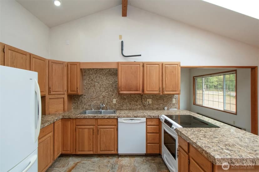 Property photo for 572 Dodger Lane, Port Angeles photo 8