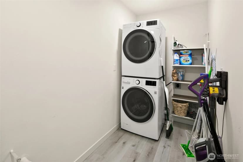 Property photo for 1036 Ne 102nd Street #b, Seattle photo 17