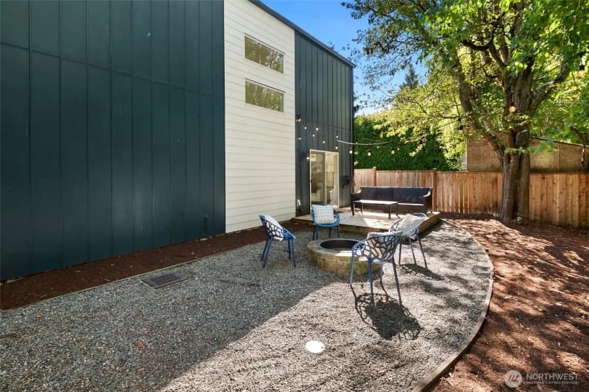 Property photo for 1036 Ne 102nd Street #b, Seattle photo 20